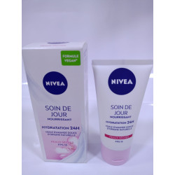NIVEA 24H Day Care Nourishing Moisturizer SPF15 (1 x 50 ml).